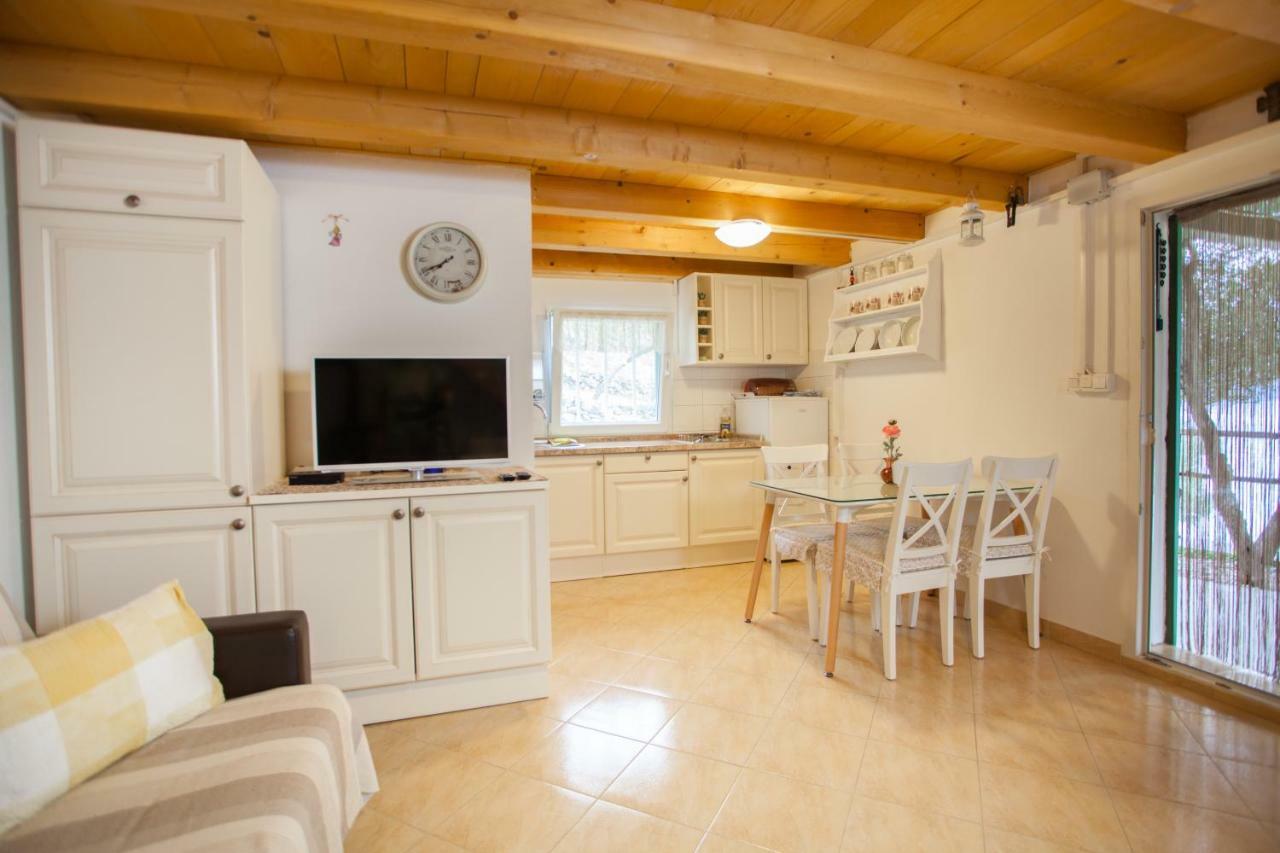 Buc-Vila Nada Villa Cres Buitenkant foto