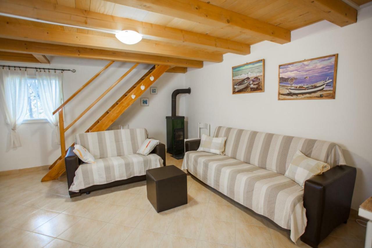 Buc-Vila Nada Villa Cres Buitenkant foto