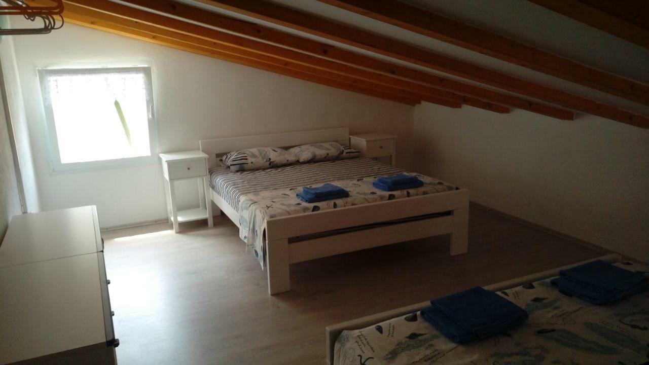 Buc-Vila Nada Villa Cres Buitenkant foto